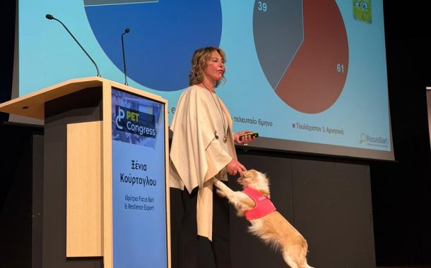 PHOTO XK AT PET CONGRESS WITH LITSA STANDING
